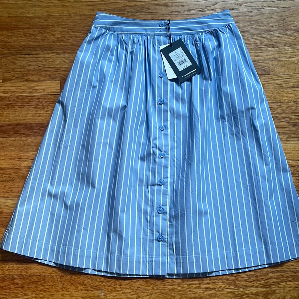 Cute blue and white striped skirt, NWT!